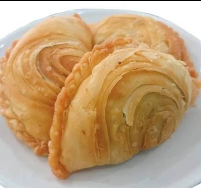 Curry Puff.
